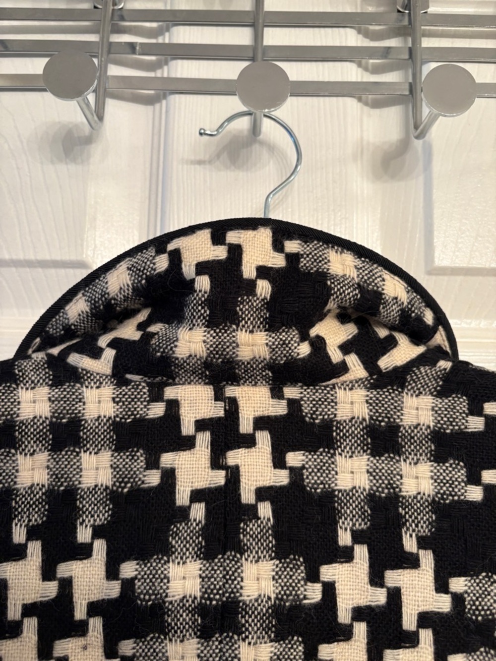 Escada Houndstooth Wool Blazer - Picture 11 of 12